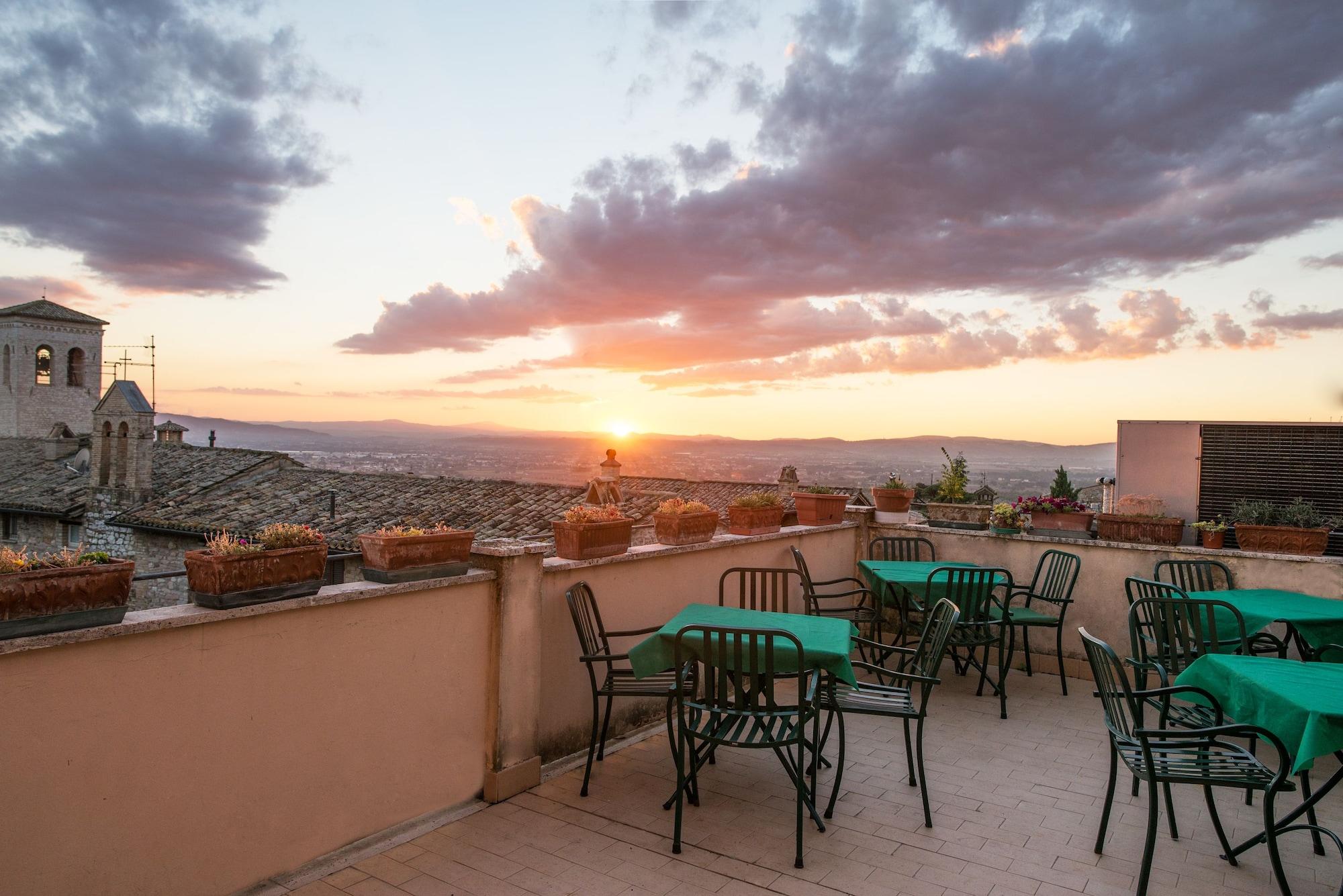 Albergo Ancajani Assisi Buitenkant foto