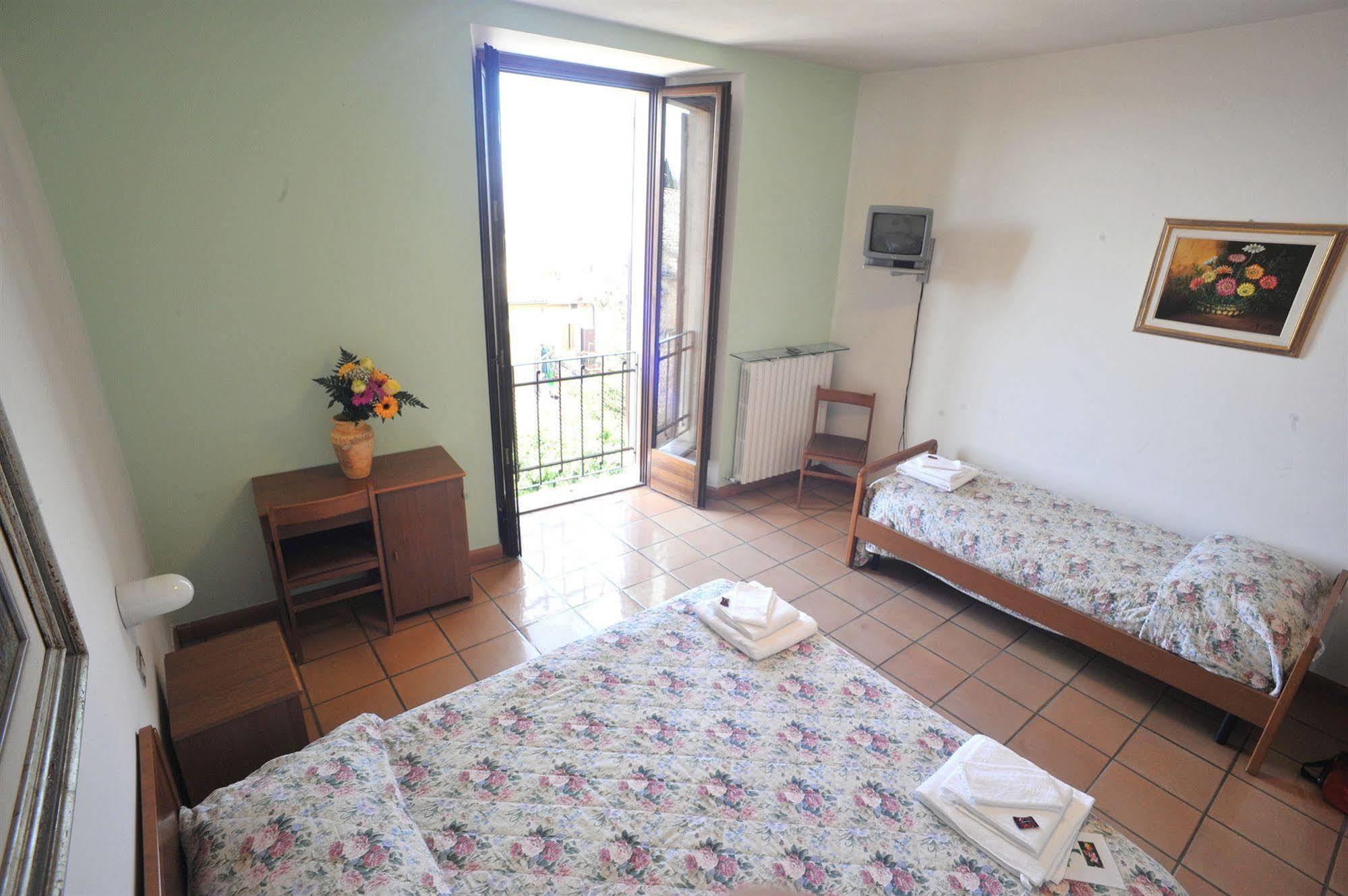 Albergo Ancajani Assisi Buitenkant foto