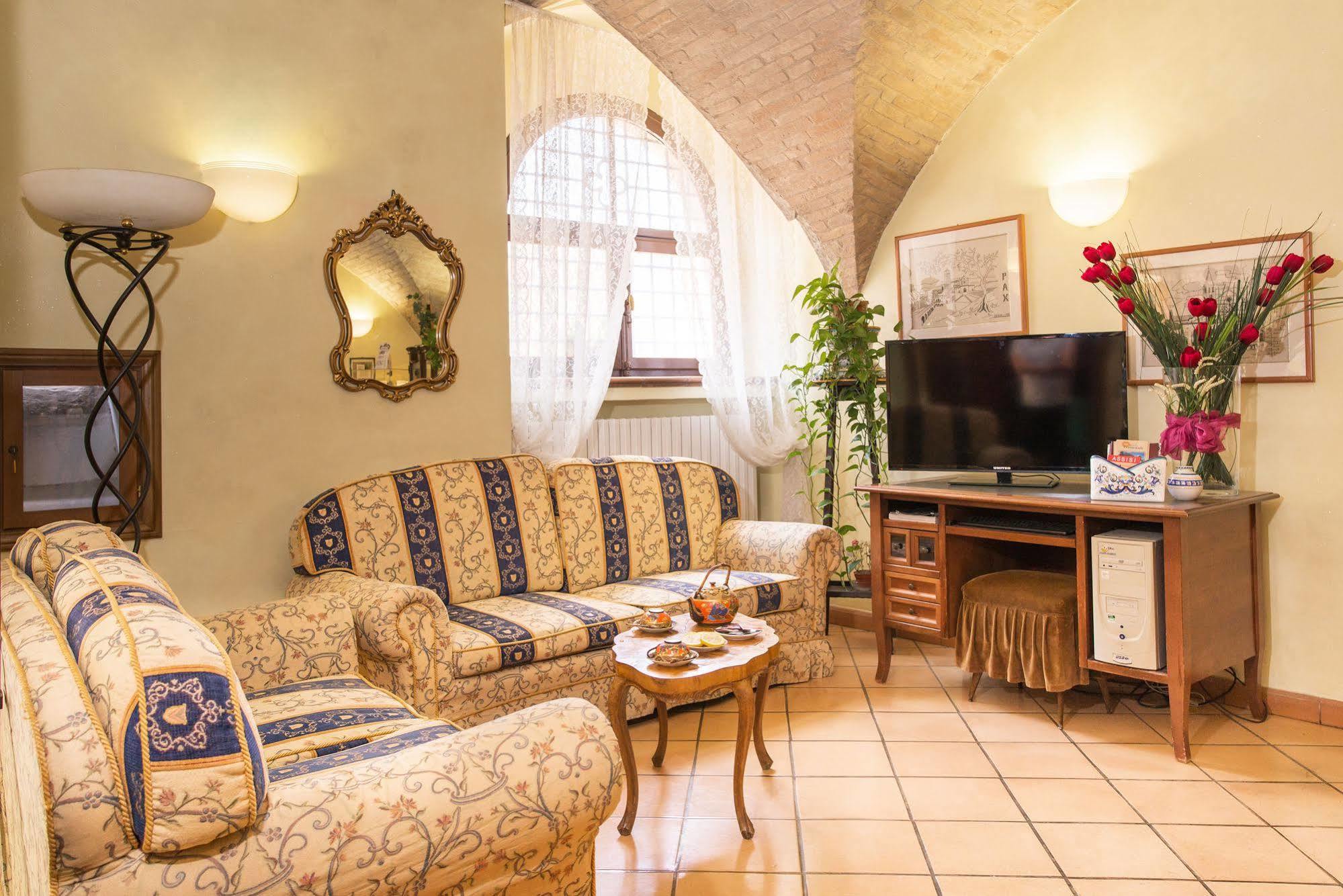 Albergo Ancajani Assisi Buitenkant foto